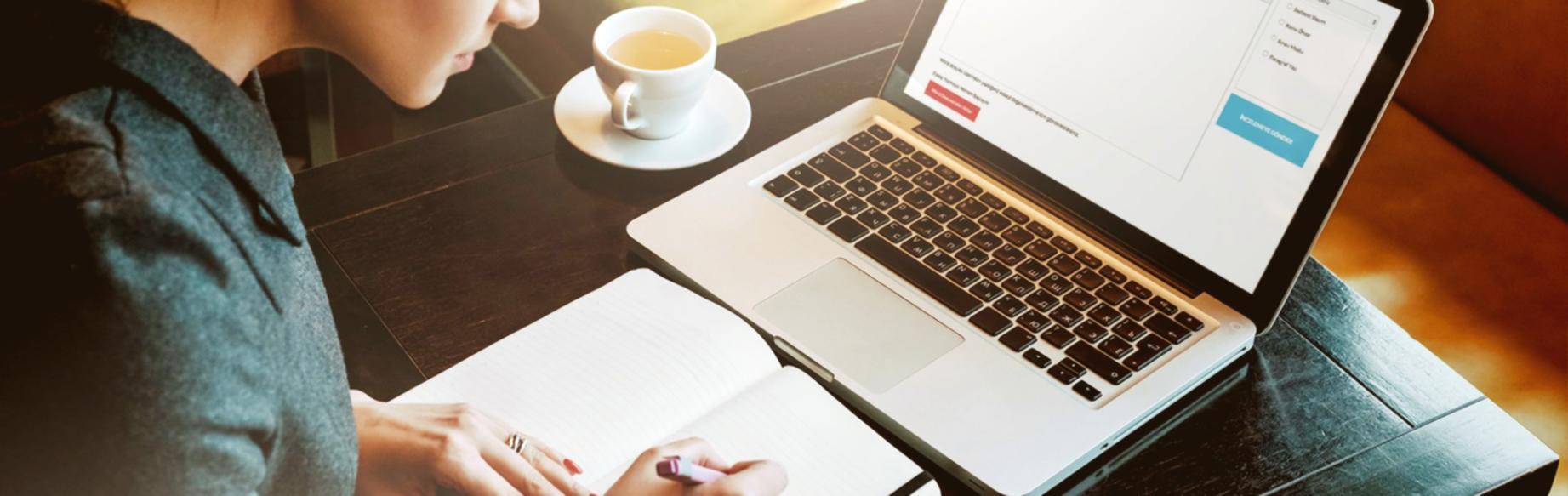 Team bei Entwicklung neuer Workshop-Inhalte